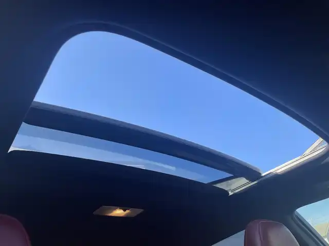 レクサス ＣＴ 200h Fスポーツ 大分県 2014(平26)年 4.1万km ホワイトノーヴァガラスフレーク G-LINK対応SDナビゲーションシステム/・バックカメラ/・地デジTV/・CD/DVD/・FM/AMラジオ/・Bluetooth/ムーンルーフ/Fスポーツ専用革シートセット/クルーズコントロール/LEDヘッドランプ/オートライト/純正17インチアルミホイール/ビルトインETC/SRSエアバック【運転席/助手席/サイド/カーテン/ニー】/プラズマクラスター付オートエアコン/自動防眩ミラー/パワーシート【運転席/助手席】/シートヒーター【運転席/助手席】/スマートエントリー/スタートシステム/カードキー/保証書/取扱説明書/スペアキー１本/カードキー１枚