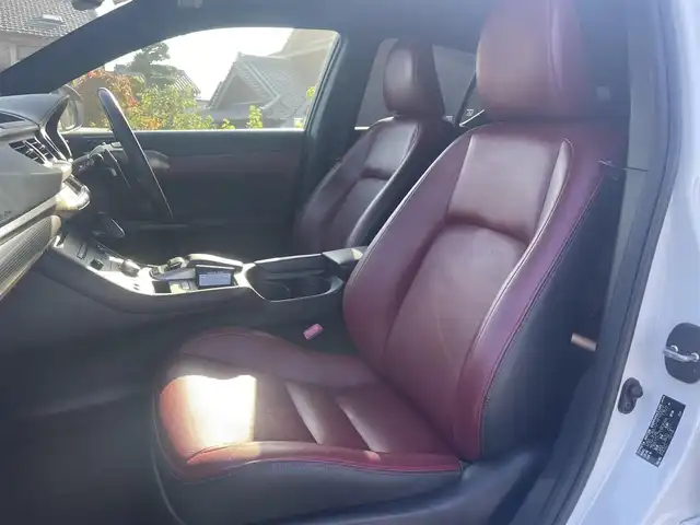 レクサス ＣＴ 200h Fスポーツ 大分県 2014(平26)年 4.1万km ホワイトノーヴァガラスフレーク G-LINK対応SDナビゲーションシステム/・バックカメラ/・地デジTV/・CD/DVD/・FM/AMラジオ/・Bluetooth/ムーンルーフ/Fスポーツ専用革シートセット/クルーズコントロール/LEDヘッドランプ/オートライト/純正17インチアルミホイール/ビルトインETC/SRSエアバック【運転席/助手席/サイド/カーテン/ニー】/プラズマクラスター付オートエアコン/自動防眩ミラー/パワーシート【運転席/助手席】/シートヒーター【運転席/助手席】/スマートエントリー/スタートシステム/カードキー/保証書/取扱説明書/スペアキー１本/カードキー１枚