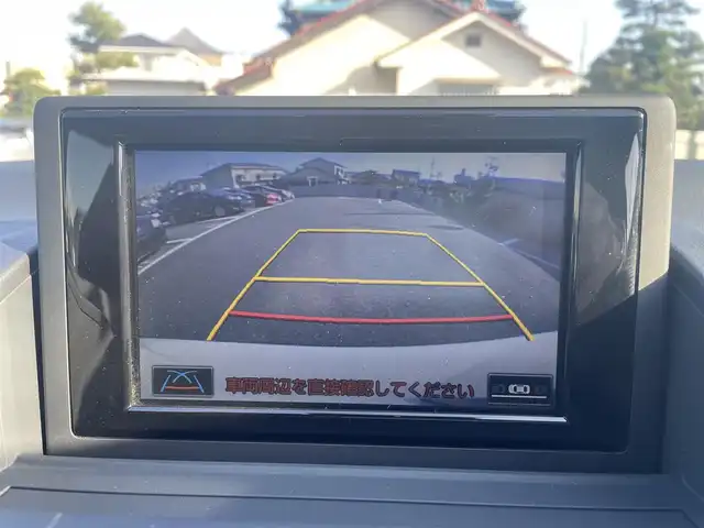 レクサス ＣＴ 200h Fスポーツ 大分県 2014(平26)年 4.1万km ホワイトノーヴァガラスフレーク G-LINK対応SDナビゲーションシステム/・バックカメラ/・地デジTV/・CD/DVD/・FM/AMラジオ/・Bluetooth/ムーンルーフ/Fスポーツ専用革シートセット/クルーズコントロール/LEDヘッドランプ/オートライト/純正17インチアルミホイール/ビルトインETC/SRSエアバック【運転席/助手席/サイド/カーテン/ニー】/プラズマクラスター付オートエアコン/自動防眩ミラー/パワーシート【運転席/助手席】/シートヒーター【運転席/助手席】/スマートエントリー/スタートシステム/カードキー/保証書/取扱説明書/スペアキー１本/カードキー１枚