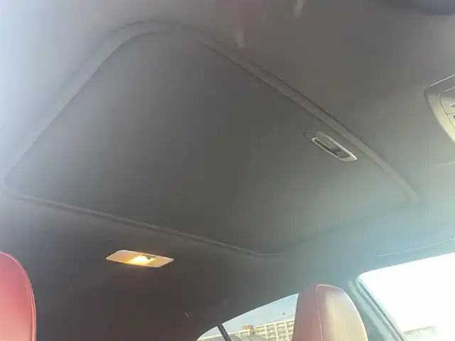 レクサス ＣＴ 200h Fスポーツ 大分県 2014(平26)年 4.1万km ホワイトノーヴァガラスフレーク G-LINK対応SDナビゲーションシステム/・バックカメラ/・地デジTV/・CD/DVD/・FM/AMラジオ/・Bluetooth/ムーンルーフ/Fスポーツ専用革シートセット/クルーズコントロール/LEDヘッドランプ/オートライト/純正17インチアルミホイール/ビルトインETC/SRSエアバック【運転席/助手席/サイド/カーテン/ニー】/プラズマクラスター付オートエアコン/自動防眩ミラー/パワーシート【運転席/助手席】/シートヒーター【運転席/助手席】/スマートエントリー/スタートシステム/カードキー/保証書/取扱説明書/スペアキー１本/カードキー１枚