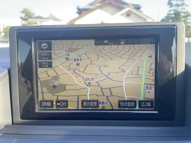 レクサス ＣＴ 200h Fスポーツ 大分県 2014(平26)年 4.1万km ホワイトノーヴァガラスフレーク G-LINK対応SDナビゲーションシステム/・バックカメラ/・地デジTV/・CD/DVD/・FM/AMラジオ/・Bluetooth/ムーンルーフ/Fスポーツ専用革シートセット/クルーズコントロール/LEDヘッドランプ/オートライト/純正17インチアルミホイール/ビルトインETC/SRSエアバック【運転席/助手席/サイド/カーテン/ニー】/プラズマクラスター付オートエアコン/自動防眩ミラー/パワーシート【運転席/助手席】/シートヒーター【運転席/助手席】/スマートエントリー/スタートシステム/カードキー/保証書/取扱説明書/スペアキー１本/カードキー１枚