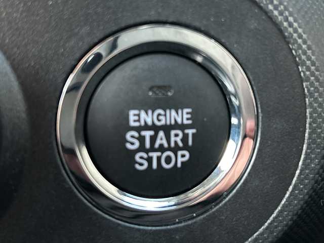 トヨタ ライズ Z 道央・札幌 2021(令3)年 6万km シャイニングホワイトパール ・4WD/・ワンオーナー/・寒冷地仕様/・社外ディスプレイオーディオ/（AM/FM/BT）/・社外ドライブレコーダー前後/・ビルトインETC/・衝突軽減ブレーキ/・全方位モニター/・アダプティブクルーズコントロール（追従機能付）/・レーンアシスト/・コーナーセンサー/・ブラインドスポットモニター/・シートヒーター（D席/N席）/・オートエアコン/・MTモード付AT/・ステアリングスイッチ/・アイドリングストップ/・LEDヘッドライト/・オートライト/・フォグランプ/・デイタイムランプ/・ABS/・横滑り防止装置/・スマートキー/・プッシュスタート/・スペアキー/・純正フロアマット/・夏タイヤ　17インチ積込（純正AW）/・ドアバイザー