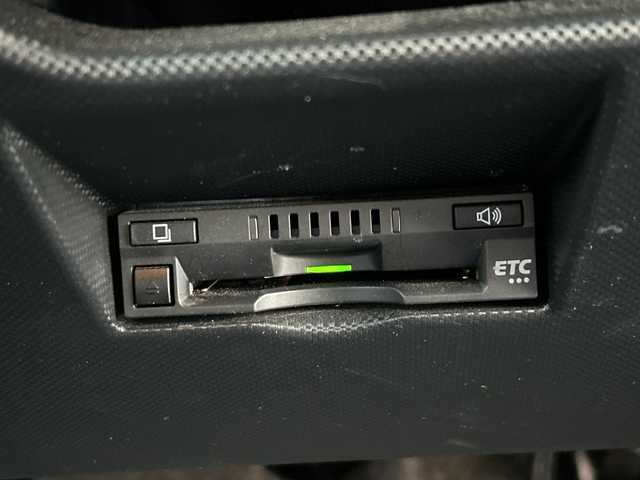 トヨタ ライズ Z 道央・札幌 2021(令3)年 6万km シャイニングホワイトパール ・4WD/・ワンオーナー/・寒冷地仕様/・社外ディスプレイオーディオ/（AM/FM/BT）/・社外ドライブレコーダー前後/・ビルトインETC/・衝突軽減ブレーキ/・全方位モニター/・アダプティブクルーズコントロール（追従機能付）/・レーンアシスト/・コーナーセンサー/・ブラインドスポットモニター/・シートヒーター（D席/N席）/・オートエアコン/・MTモード付AT/・ステアリングスイッチ/・アイドリングストップ/・LEDヘッドライト/・オートライト/・フォグランプ/・デイタイムランプ/・ABS/・横滑り防止装置/・スマートキー/・プッシュスタート/・スペアキー/・純正フロアマット/・夏タイヤ　17インチ積込（純正AW）/・ドアバイザー