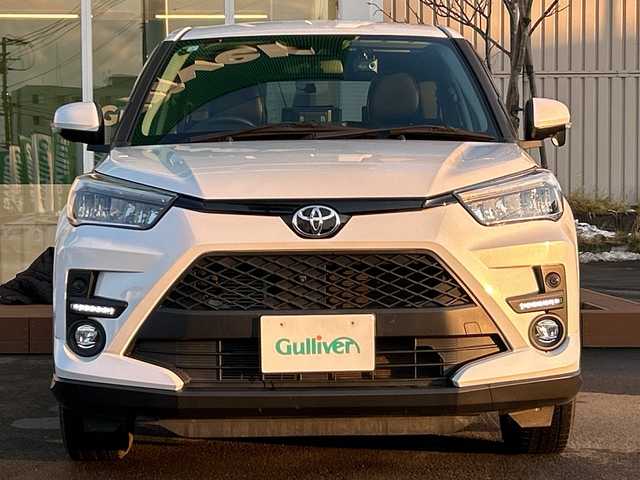 トヨタ ライズ Z 道央・札幌 2021(令3)年 6万km シャイニングホワイトパール ・4WD/・ワンオーナー/・寒冷地仕様/・社外ディスプレイオーディオ/（AM/FM/BT）/・社外ドライブレコーダー前後/・ビルトインETC/・衝突軽減ブレーキ/・全方位モニター/・アダプティブクルーズコントロール（追従機能付）/・レーンアシスト/・コーナーセンサー/・ブラインドスポットモニター/・シートヒーター（D席/N席）/・オートエアコン/・MTモード付AT/・ステアリングスイッチ/・アイドリングストップ/・LEDヘッドライト/・オートライト/・フォグランプ/・デイタイムランプ/・ABS/・横滑り防止装置/・スマートキー/・プッシュスタート/・スペアキー/・純正フロアマット/・夏タイヤ　17インチ積込（純正AW）/・ドアバイザー