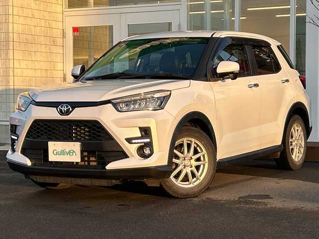 トヨタ ライズ Z 道央・札幌 2021(令3)年 6万km シャイニングホワイトパール ・4WD/・ワンオーナー/・寒冷地仕様/・社外ディスプレイオーディオ/（AM/FM/BT）/・社外ドライブレコーダー前後/・ビルトインETC/・衝突軽減ブレーキ/・全方位モニター/・アダプティブクルーズコントロール（追従機能付）/・レーンアシスト/・コーナーセンサー/・ブラインドスポットモニター/・シートヒーター（D席/N席）/・オートエアコン/・MTモード付AT/・ステアリングスイッチ/・アイドリングストップ/・LEDヘッドライト/・オートライト/・フォグランプ/・デイタイムランプ/・ABS/・横滑り防止装置/・スマートキー/・プッシュスタート/・スペアキー/・純正フロアマット/・夏タイヤ　17インチ積込（純正AW）/・ドアバイザー