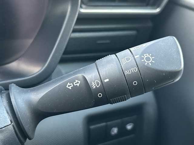 トヨタ ライズ Z 道央・札幌 2021(令3)年 6万km シャイニングホワイトパール ・4WD/・ワンオーナー/・寒冷地仕様/・社外ディスプレイオーディオ/（AM/FM/BT）/・社外ドライブレコーダー前後/・ビルトインETC/・衝突軽減ブレーキ/・全方位モニター/・アダプティブクルーズコントロール（追従機能付）/・レーンアシスト/・コーナーセンサー/・ブラインドスポットモニター/・シートヒーター（D席/N席）/・オートエアコン/・MTモード付AT/・ステアリングスイッチ/・アイドリングストップ/・LEDヘッドライト/・オートライト/・フォグランプ/・デイタイムランプ/・ABS/・横滑り防止装置/・スマートキー/・プッシュスタート/・スペアキー/・純正フロアマット/・夏タイヤ　17インチ積込（純正AW）/・ドアバイザー