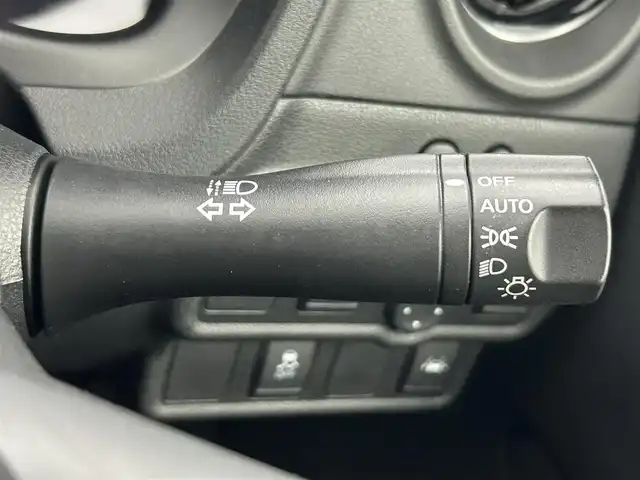 日産 ノート e－パワー X Bアロー 熊本県 2018(平30)年 6.6万km シャイニングブルー/スーパーブラック 2トーン 禁煙車　/純正ナビ（ＣＤ・ＤＶＤ・フルセグ・ＢＴ・ＳＤ）/アラウンドビューモニター　/社外ＥＴＣ　/前方ドライブレコーダー　/アダブティブクルーズコントロール　/前後クリアランスソナー　/衝突軽減ブレーキ　/レーンキープアシスト/横滑り防止/デジタルインナーミラー/純正フロアマット/純正１５インチAW/オートライト/LEDヘッドライト/スマートキー/プッシュスタート