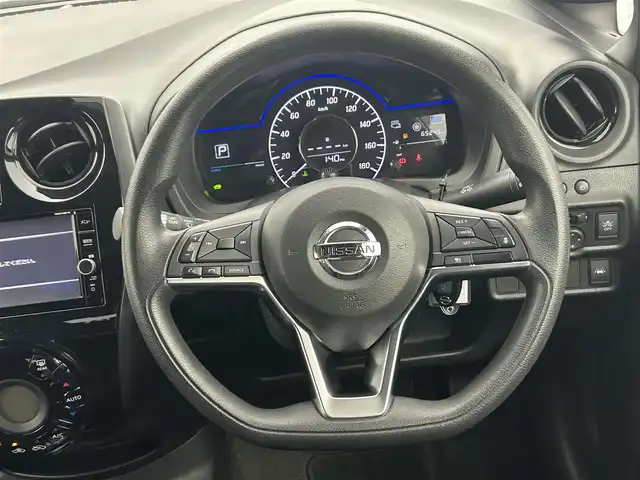 日産 ノート e－パワー X Bアロー 熊本県 2018(平30)年 6.6万km シャイニングブルー/スーパーブラック 2トーン 禁煙車　/純正ナビ（ＣＤ・ＤＶＤ・フルセグ・ＢＴ・ＳＤ）/アラウンドビューモニター　/社外ＥＴＣ　/前方ドライブレコーダー　/アダブティブクルーズコントロール　/前後クリアランスソナー　/衝突軽減ブレーキ　/レーンキープアシスト/横滑り防止/デジタルインナーミラー/純正フロアマット/純正１５インチAW/オートライト/LEDヘッドライト/スマートキー/プッシュスタート