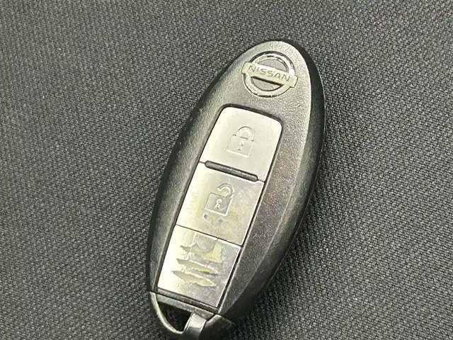 日産 ノート e－パワー X Bアロー 熊本県 2018(平30)年 6.6万km シャイニングブルー/スーパーブラック 2トーン 禁煙車　/純正ナビ（ＣＤ・ＤＶＤ・フルセグ・ＢＴ・ＳＤ）/アラウンドビューモニター　/社外ＥＴＣ　/前方ドライブレコーダー　/アダブティブクルーズコントロール　/前後クリアランスソナー　/衝突軽減ブレーキ　/レーンキープアシスト/横滑り防止/デジタルインナーミラー/純正フロアマット/純正１５インチAW/オートライト/LEDヘッドライト/スマートキー/プッシュスタート