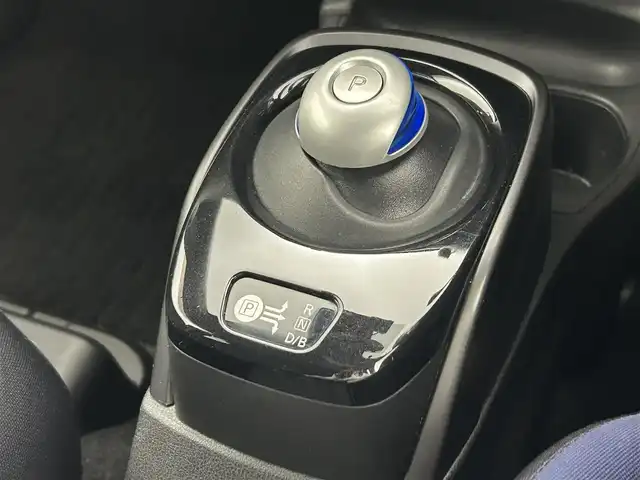 日産 ノート e－パワー X Bアロー 熊本県 2018(平30)年 6.6万km シャイニングブルー/スーパーブラック 2トーン 禁煙車　/純正ナビ（ＣＤ・ＤＶＤ・フルセグ・ＢＴ・ＳＤ）/アラウンドビューモニター　/社外ＥＴＣ　/前方ドライブレコーダー　/アダブティブクルーズコントロール　/前後クリアランスソナー　/衝突軽減ブレーキ　/レーンキープアシスト/横滑り防止/デジタルインナーミラー/純正フロアマット/純正１５インチAW/オートライト/LEDヘッドライト/スマートキー/プッシュスタート