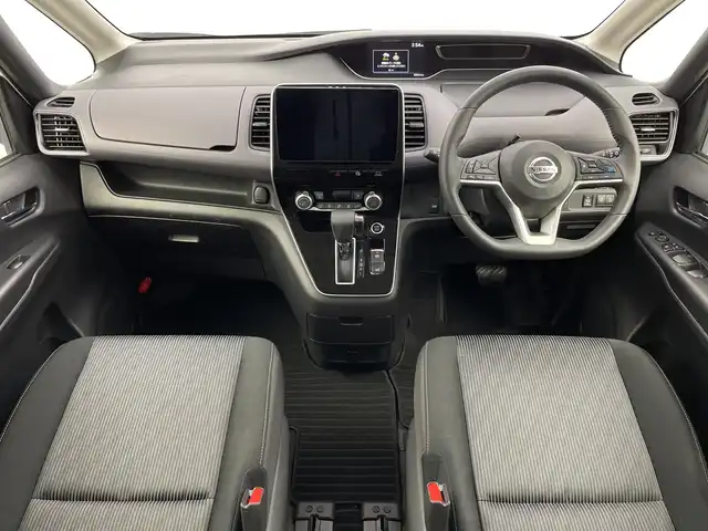 日産 セレナ ハイウェイスター V 新潟県 2019(令1)年 6万km ブリリアントホワイトパール プロパイロット/ストラーダ10型メモリナビ【CN-F1X10D】/　フルセグTV/Bluetooth/CD/DVD/USB/全方位モニター/後席モニター/レーダークルーズコントロール/衝突被害軽減ブレーキ/レーンキープアシスト/BSM(ブラインドスポットモニター)/両側パワースライドドア/前後コーナーセンサー/パーキングアシスト/アイドリングストップ/LEDヘッドライト/オートライト/横滑り防止装置/ステアリングスイッチ/禁煙車