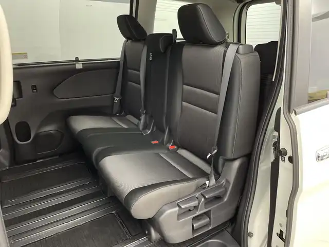 日産 セレナ ハイウェイスター V 新潟県 2019(令1)年 6万km ブリリアントホワイトパール プロパイロット/ストラーダ10型メモリナビ【CN-F1X10D】/　フルセグTV/Bluetooth/CD/DVD/USB/全方位モニター/後席モニター/レーダークルーズコントロール/衝突被害軽減ブレーキ/レーンキープアシスト/BSM(ブラインドスポットモニター)/両側パワースライドドア/前後コーナーセンサー/パーキングアシスト/アイドリングストップ/LEDヘッドライト/オートライト/横滑り防止装置/ステアリングスイッチ/禁煙車