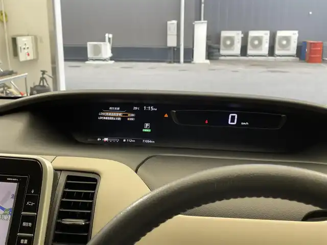 日産 セレナ ハイウェイスター プロパイロットED 滋賀県 2017(平29)年 7.1万km カシミヤグレージュ 2トーン 純正ナビ/CD/DVD/Bluetooth/USB/フルセグテレビ/バックカメラ/フリップダウンモニター/前後ドライブレコーダー/エマージェンシーブレーキ/クルーズコントロール/プロパイロット/両側パワースライドドア/オートライト/ETC/プッシュスタート /スマートキー/スペアキー/純正フロアマット