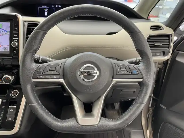 日産 セレナ ハイウェイスター プロパイロットED 滋賀県 2017(平29)年 7.1万km カシミヤグレージュ 2トーン 純正ナビ/CD/DVD/Bluetooth/USB/フルセグテレビ/バックカメラ/フリップダウンモニター/前後ドライブレコーダー/エマージェンシーブレーキ/クルーズコントロール/プロパイロット/両側パワースライドドア/オートライト/ETC/プッシュスタート /スマートキー/スペアキー/純正フロアマット