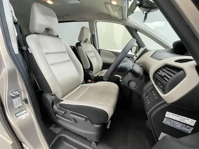 日産 セレナ ハイウェイスター プロパイロットED 滋賀県 2017(平29)年 7.1万km カシミヤグレージュ 2トーン 純正ナビ/CD/DVD/Bluetooth/USB/フルセグテレビ/バックカメラ/フリップダウンモニター/前後ドライブレコーダー/エマージェンシーブレーキ/クルーズコントロール/プロパイロット/両側パワースライドドア/オートライト/ETC/プッシュスタート /スマートキー/スペアキー/純正フロアマット
