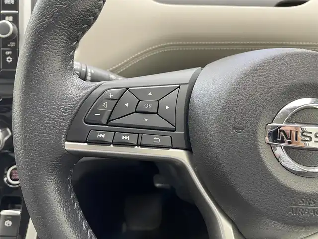 日産 セレナ ハイウェイスター プロパイロットED 滋賀県 2017(平29)年 7.1万km カシミヤグレージュ 2トーン 純正ナビ/CD/DVD/Bluetooth/USB/フルセグテレビ/バックカメラ/フリップダウンモニター/前後ドライブレコーダー/エマージェンシーブレーキ/クルーズコントロール/プロパイロット/両側パワースライドドア/オートライト/ETC/プッシュスタート /スマートキー/スペアキー/純正フロアマット