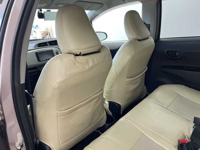 トヨタ ヴィッツ F 兵庫県 2011(平23)年 6.9万km ローズメタリックオパール ・社外ナビ（CD/DVD/HDD/TV)/・バックカメラ/・ETC/・社外前後ドライブレコーダー/・社外14インチアルミホイール/・社外革調シートカバー/・フロントスポイラー/・キーレスエントリー/・ヘッドライトレベライザー