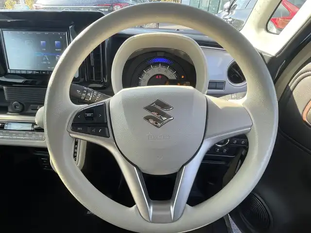 スズキ ワゴンＲ スマイル HYBRID X 岡山県 2023(令5)年 4万km シフォンアイボリーメタリック 登録時走行距離39580km/社外ナビ/フルセグTV(AM/FM/CD/DVD/Bluetooth)/全方位モニター/両側パワースライドドア/ドライブレコーダー/車線逸脱制御機能/衝突軽減ブレーキ/アイドリングストップ/コーナーセンサー/D席シートヒーター/LEDヘッドライト/純正フロアマット/スマートキー/プッシュスタート