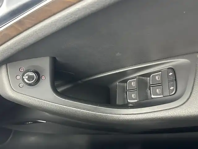 アウディ Ａ６ 2．8 FSI クワトロ 愛知県 2013(平25)年 9.1万km 黒 ・4WD/・BOSEスピーカー/・純正7インチナビ/・バックカメラ/・Bluetooth/・パワーシート/・シートヒーター/・横滑り防止装置/・オートライト/・LEDヘッドライト/・純正AW/・プッシュスタート/・スマートキー
