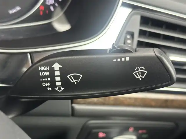 アウディ Ａ６ 2．8 FSI クワトロ 愛知県 2013(平25)年 9.1万km 黒 ・4WD/・BOSEスピーカー/・純正7インチナビ/・バックカメラ/・Bluetooth/・パワーシート/・シートヒーター/・横滑り防止装置/・オートライト/・LEDヘッドライト/・純正AW/・プッシュスタート/・スマートキー