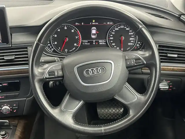 アウディ Ａ６ 2．8 FSI クワトロ 愛知県 2013(平25)年 9.1万km 黒 ・4WD/・BOSEスピーカー/・純正7インチナビ/・バックカメラ/・Bluetooth/・パワーシート/・シートヒーター/・横滑り防止装置/・オートライト/・LEDヘッドライト/・純正AW/・プッシュスタート/・スマートキー