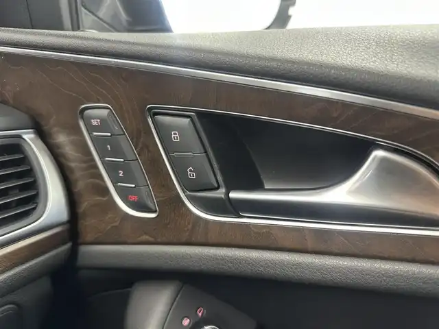 アウディ Ａ６ 2．8 FSI クワトロ 愛知県 2013(平25)年 9.1万km 黒 ・4WD/・BOSEスピーカー/・純正7インチナビ/・バックカメラ/・Bluetooth/・パワーシート/・シートヒーター/・横滑り防止装置/・オートライト/・LEDヘッドライト/・純正AW/・プッシュスタート/・スマートキー