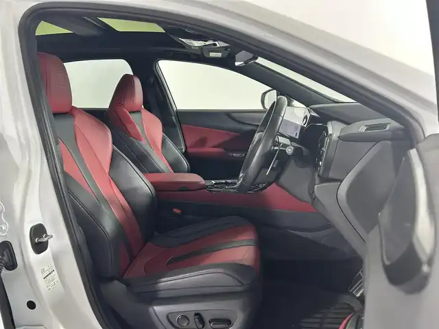 レクサス ＮＸ 350h Fスポーツ 佐賀県 2023(令5)年 0.5万km ホワイトノーヴァガラスフレーク パノラマルーフ/専用オレンジキャリパー/レクサスセーフティシステム＋/純正14インチナビ/フルセグTV/Bluetooth/USB/パノラミックビューモニター/ETC2.0/レーダークルーズコントロール/パワーバックドア /ブラインドスポットモニター/デジタルインナーミラー/前方ドライブレコーダー/純正20インチアルミホイール/LEDライト/フォグライト /オートライト/オートハイビーム/パドルシフト/ステアリングリモコン/スマートキー/スペアキー/保証書