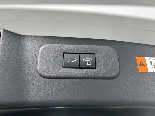 レクサス ＮＸ 350h Fスポーツ 佐賀県 2023(令5)年 0.5万km ホワイトノーヴァガラスフレーク パノラマルーフ/専用オレンジキャリパー/レクサスセーフティシステム＋/純正14インチナビ/フルセグTV/Bluetooth/USB/パノラミックビューモニター/ETC2.0/レーダークルーズコントロール/パワーバックドア /ブラインドスポットモニター/デジタルインナーミラー/前方ドライブレコーダー/純正20インチアルミホイール/LEDライト/フォグライト /オートライト/オートハイビーム/パドルシフト/ステアリングリモコン/スマートキー/スペアキー/保証書