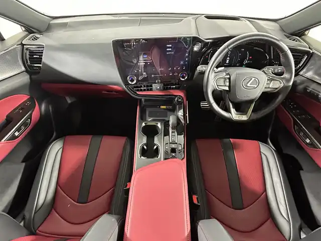 レクサス ＮＸ 350h Fスポーツ 佐賀県 2023(令5)年 0.5万km ホワイトノーヴァガラスフレーク パノラマルーフ/専用オレンジキャリパー/レクサスセーフティシステム＋/純正14インチナビ/フルセグTV/Bluetooth/USB/パノラミックビューモニター/ETC2.0/レーダークルーズコントロール/パワーバックドア /ブラインドスポットモニター/デジタルインナーミラー/前方ドライブレコーダー/純正20インチアルミホイール/LEDライト/フォグライト /オートライト/オートハイビーム/パドルシフト/ステアリングリモコン/スマートキー/スペアキー/保証書