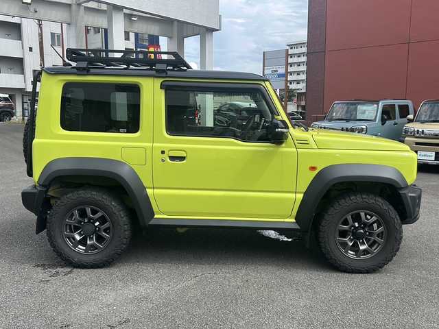スズキ ジムニー シエラ JC 宮崎県 2020(令2)年 1.7万km キネティックイエロー/ブラック ワンオーナー/純正ナビ/DVD/CD/SD/MSV/BT/USB/フルセグTV/バックカメラ/純正LEDヘッドライト/純正フォグランプ/オートライト/純正１６インチアルミホイール/ルーフキャリア/リアラダー/革巻きステアリング/ステアリングスイッチ/前席シートヒーター/衝突被害軽減ブレーキ/LKA/横滑り防止/ダウンヒルアシストシステム/スマートキー×２/前後タイプドライブレコーダー/純正ゴムフロアマット/純正ドアバイザー/ETC/電動格納ウインカードアミラー