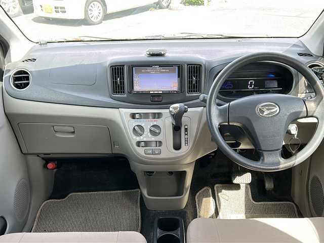 ダイハツ ミラ イース L 石川県 2011(平23)年 19.6万km ブライトシルバーメタリック 社外HDDナビ/【CD・DVD・Bluetooth・フルセグTV・HDD・FM・AM】/HIDヘッドライト/アイドリングストップ/電動格納ミラー/リモコンキー/・キーレス/ホイールキャップ×４/純正フロアマット