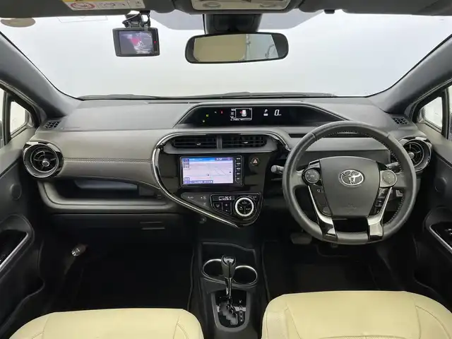 トヨタ アクア クロスオーバー グラム 富山県 2020(令2)年 3.2万km ベージュ ワンオーナー/純正SDナビ/(AM、FM、 CD、BT、SD、AUX)/ワンセグTV/車外カメラ（バック、フロント、サイド、全方位）/衝突軽減システム/レーンキープアシスト/コーナーセンサー　/横滑り防止装置/盗難防止装置/オートマチックハイビーム/ハロゲンライト/ドライブレコーダー前後（DVR-CO2)/レザー調シートカバー/社外AW スタッドレスタイヤ4本車載/フロアマット純正/スマートキー×2/取扱説明書/保証書