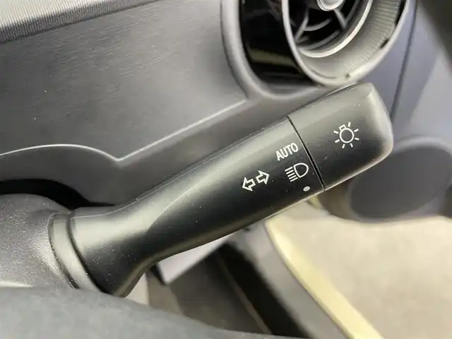 トヨタ アクア クロスオーバー グラム 富山県 2020(令2)年 3.2万km ベージュ ワンオーナー/純正SDナビ/(AM、FM、 CD、BT、SD、AUX)/ワンセグTV/車外カメラ（バック、フロント、サイド、全方位）/衝突軽減システム/レーンキープアシスト/コーナーセンサー　/横滑り防止装置/盗難防止装置/オートマチックハイビーム/ハロゲンライト/ドライブレコーダー前後（DVR-CO2)/レザー調シートカバー/社外AW スタッドレスタイヤ4本車載/フロアマット純正/スマートキー×2/取扱説明書/保証書