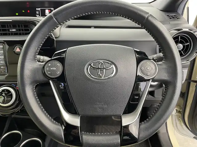 トヨタ アクア クロスオーバー グラム 富山県 2020(令2)年 3.2万km ベージュ ワンオーナー/純正SDナビ/(AM、FM、 CD、BT、SD、AUX)/ワンセグTV/車外カメラ（バック、フロント、サイド、全方位）/衝突軽減システム/レーンキープアシスト/コーナーセンサー　/横滑り防止装置/盗難防止装置/オートマチックハイビーム/ハロゲンライト/ドライブレコーダー前後（DVR-CO2)/レザー調シートカバー/社外AW スタッドレスタイヤ4本車載/フロアマット純正/スマートキー×2/取扱説明書/保証書