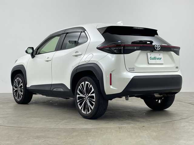トヨタ ヤリスクロス ハイブリッド Z 鹿児島県 2022(令4)年 1.2万km プラチナホワイトパールマイカ ワンオーナー/純正ディスプレイオーディオ/(Bluetooth/フルセグ)/パノラミックビューモニター/トヨタセーフティセンス/・プリクラッシュセーフティ/・レーントレーシングアシスト/・レーンディパーチャーアラート/・レーダークルーズコントロール/・オートマチックハイビーム/・ロードサインアシスト/パーキングサポートブレーキ/前席シートヒーター/運転席パワーシート/前後ドライブレコーダー/前後コーナーセンサー/ビルトインETC/ブラインドスポットモニター/保証書/取扱説明書