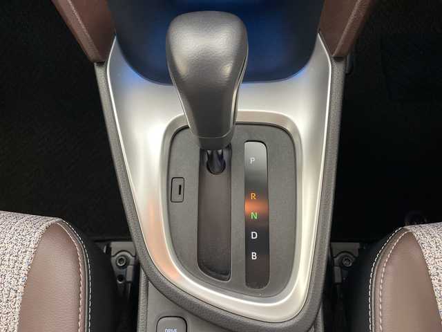 トヨタ ヤリスクロス ハイブリッド Z 鹿児島県 2022(令4)年 1.2万km プラチナホワイトパールマイカ ワンオーナー/純正ディスプレイオーディオ/(Bluetooth/フルセグ)/パノラミックビューモニター/トヨタセーフティセンス/・プリクラッシュセーフティ/・レーントレーシングアシスト/・レーンディパーチャーアラート/・レーダークルーズコントロール/・オートマチックハイビーム/・ロードサインアシスト/パーキングサポートブレーキ/前席シートヒーター/運転席パワーシート/前後ドライブレコーダー/前後コーナーセンサー/ビルトインETC/ブラインドスポットモニター/保証書/取扱説明書