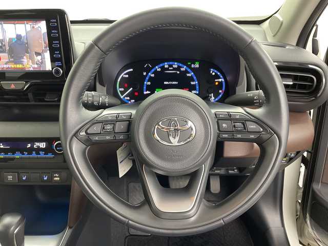 トヨタ ヤリスクロス ハイブリッド Z 鹿児島県 2022(令4)年 1.2万km プラチナホワイトパールマイカ ワンオーナー/純正ディスプレイオーディオ/(Bluetooth/フルセグ)/パノラミックビューモニター/トヨタセーフティセンス/・プリクラッシュセーフティ/・レーントレーシングアシスト/・レーンディパーチャーアラート/・レーダークルーズコントロール/・オートマチックハイビーム/・ロードサインアシスト/パーキングサポートブレーキ/前席シートヒーター/運転席パワーシート/前後ドライブレコーダー/前後コーナーセンサー/ビルトインETC/ブラインドスポットモニター/保証書/取扱説明書