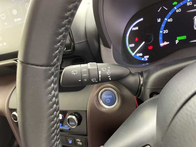 トヨタ ヤリスクロス ハイブリッド Z 鹿児島県 2022(令4)年 1.2万km プラチナホワイトパールマイカ ワンオーナー/純正ディスプレイオーディオ/(Bluetooth/フルセグ)/パノラミックビューモニター/トヨタセーフティセンス/・プリクラッシュセーフティ/・レーントレーシングアシスト/・レーンディパーチャーアラート/・レーダークルーズコントロール/・オートマチックハイビーム/・ロードサインアシスト/パーキングサポートブレーキ/前席シートヒーター/運転席パワーシート/前後ドライブレコーダー/前後コーナーセンサー/ビルトインETC/ブラインドスポットモニター/保証書/取扱説明書