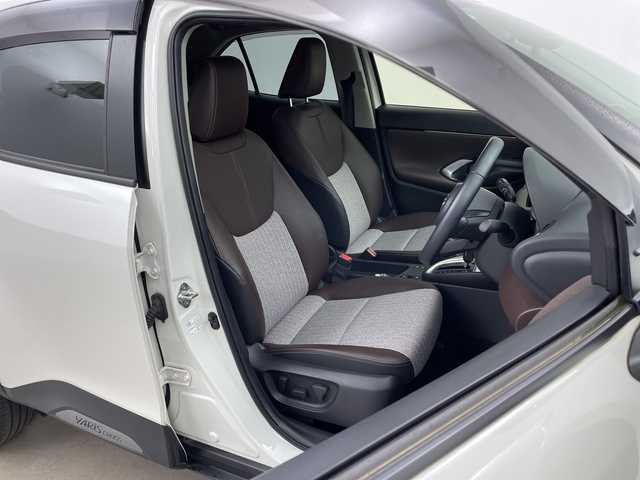 トヨタ ヤリスクロス ハイブリッド Z 鹿児島県 2022(令4)年 1.2万km プラチナホワイトパールマイカ ワンオーナー/純正ディスプレイオーディオ/(Bluetooth/フルセグ)/パノラミックビューモニター/トヨタセーフティセンス/・プリクラッシュセーフティ/・レーントレーシングアシスト/・レーンディパーチャーアラート/・レーダークルーズコントロール/・オートマチックハイビーム/・ロードサインアシスト/パーキングサポートブレーキ/前席シートヒーター/運転席パワーシート/前後ドライブレコーダー/前後コーナーセンサー/ビルトインETC/ブラインドスポットモニター/保証書/取扱説明書