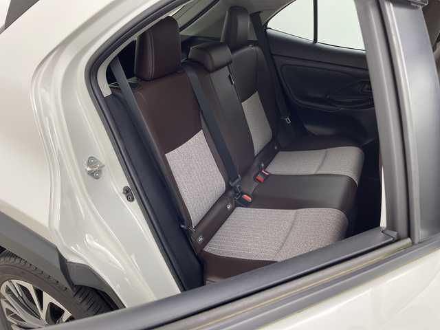 トヨタ ヤリスクロス ハイブリッド Z 鹿児島県 2022(令4)年 1.2万km プラチナホワイトパールマイカ ワンオーナー/純正ディスプレイオーディオ/(Bluetooth/フルセグ)/パノラミックビューモニター/トヨタセーフティセンス/・プリクラッシュセーフティ/・レーントレーシングアシスト/・レーンディパーチャーアラート/・レーダークルーズコントロール/・オートマチックハイビーム/・ロードサインアシスト/パーキングサポートブレーキ/前席シートヒーター/運転席パワーシート/前後ドライブレコーダー/前後コーナーセンサー/ビルトインETC/ブラインドスポットモニター/保証書/取扱説明書