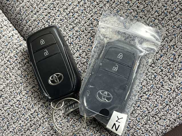 トヨタ ヤリスクロス ハイブリッド Z 鹿児島県 2022(令4)年 1.2万km プラチナホワイトパールマイカ ワンオーナー/純正ディスプレイオーディオ/(Bluetooth/フルセグ)/パノラミックビューモニター/トヨタセーフティセンス/・プリクラッシュセーフティ/・レーントレーシングアシスト/・レーンディパーチャーアラート/・レーダークルーズコントロール/・オートマチックハイビーム/・ロードサインアシスト/パーキングサポートブレーキ/前席シートヒーター/運転席パワーシート/前後ドライブレコーダー/前後コーナーセンサー/ビルトインETC/ブラインドスポットモニター/保証書/取扱説明書