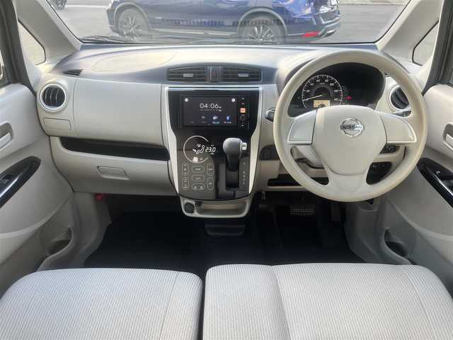 日産 デイズ X 島根県 2018(平30)年 1.4万km アッシュブラウンM 社外ディスプレイオーディオ　/Bluetooth接続　/全方位／バックカメラ　/アイドリングストップ　/衝突軽減ブレーキ　/前後コーナーセンサー　/運転席シートヒーター　/スマートキー　/プッシュスタート　/純正フロアマット　/取扱説明書/スペアキー1本/スタッドレスタイヤ積込み