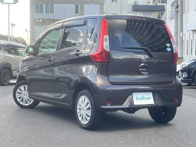 日産 デイズ X 島根県 2018(平30)年 1.4万km アッシュブラウンM 社外ディスプレイオーディオ　/Bluetooth接続　/全方位／バックカメラ　/アイドリングストップ　/衝突軽減ブレーキ　/前後コーナーセンサー　/運転席シートヒーター　/スマートキー　/プッシュスタート　/純正フロアマット　/取扱説明書/スペアキー1本/スタッドレスタイヤ積込み