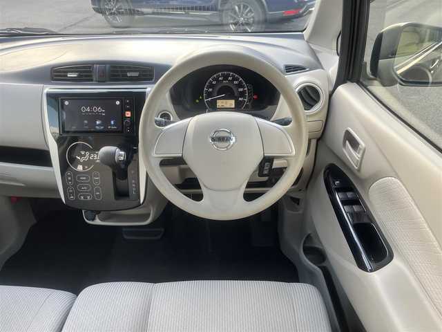 日産 デイズ X 島根県 2018(平30)年 1.4万km アッシュブラウンM 社外ディスプレイオーディオ　/Bluetooth接続　/全方位／バックカメラ　/アイドリングストップ　/衝突軽減ブレーキ　/前後コーナーセンサー　/運転席シートヒーター　/スマートキー　/プッシュスタート　/純正フロアマット　/取扱説明書/スペアキー1本/スタッドレスタイヤ積込み