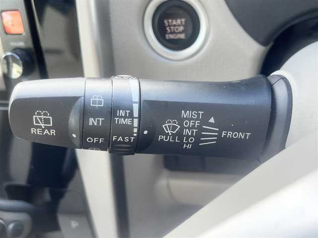 日産 デイズ X 島根県 2018(平30)年 1.4万km アッシュブラウンM 社外ディスプレイオーディオ　/Bluetooth接続　/全方位／バックカメラ　/アイドリングストップ　/衝突軽減ブレーキ　/前後コーナーセンサー　/運転席シートヒーター　/スマートキー　/プッシュスタート　/純正フロアマット　/取扱説明書/スペアキー1本/スタッドレスタイヤ積込み