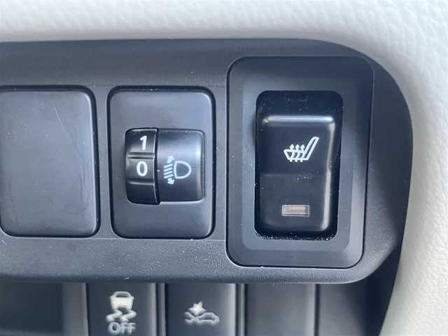 日産 デイズ X 島根県 2018(平30)年 1.4万km アッシュブラウンM 社外ディスプレイオーディオ　/Bluetooth接続　/全方位／バックカメラ　/アイドリングストップ　/衝突軽減ブレーキ　/前後コーナーセンサー　/運転席シートヒーター　/スマートキー　/プッシュスタート　/純正フロアマット　/取扱説明書/スペアキー1本/スタッドレスタイヤ積込み