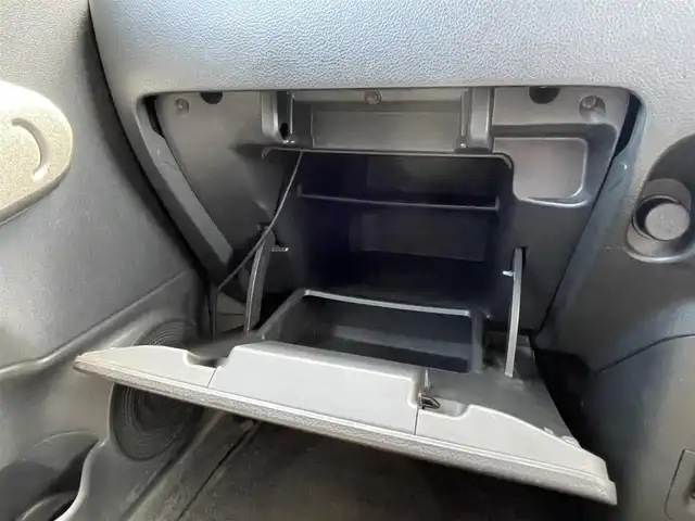 日産 キューブ 15X FOUR Mセレクション 道央・札幌 2010(平22)年 13.7万km ホワイトパール ・４WD/・純正ナビ/　CD＆USB＆AUX＆TV/・バックカメラ/・純正エンジンスターター/・電動格納ミラー/・プッシュスタート/・スマートキー/・純正フロアマット/・ドアバイザー