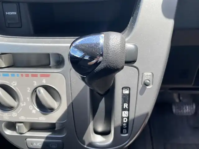 ダイハツ ムーヴ L VSスマートセレ SA&SN 福岡県 2014(平26)年 6.3万km ブラックマイカメタリック ・ＵＳＢ／Ｂｌｕｅｔｏｏｔｈ/・バックカメラ/・ＥＴＣ/・純正１４インチＡＷ/・社外ディスプレイオーディオ/・ドアバイザー/・取扱説明書/・保証書