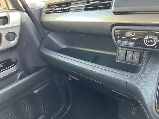 ホンダ Ｎ ＢＯＸ 福岡県 2022(令4)年 9.4万km クリスタルブラックパール 両側パワースライドドア/パドルシフト/パーキングアシスト/アイドリングストップ/フルセグTVナビ/Bluetooth接続/レーンキープアシスト/盗難防止装置　/純正アルミホイール