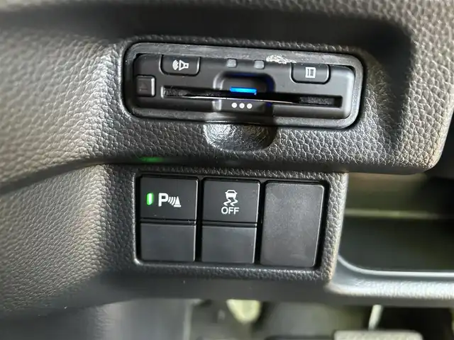 ホンダ Ｎ ＢＯＸ 福岡県 2022(令4)年 9.4万km クリスタルブラックパール 両側パワースライドドア/パドルシフト/パーキングアシスト/アイドリングストップ/フルセグTVナビ/Bluetooth接続/レーンキープアシスト/盗難防止装置　/純正アルミホイール